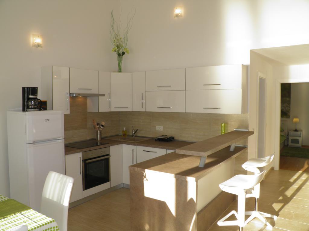 Apartments Perla Dinjiska Экстерьер фото