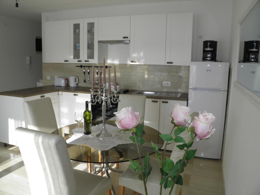 Apartments Perla Dinjiska Экстерьер фото
